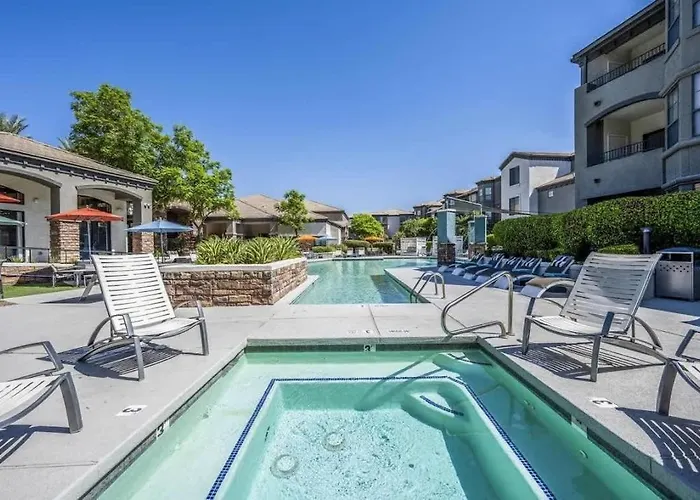 Boulevard 2br By Stadium Pool Parking Gym 07