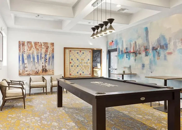 Boulevard 2br By Stadium Pool Parking Gym 07 Glendale