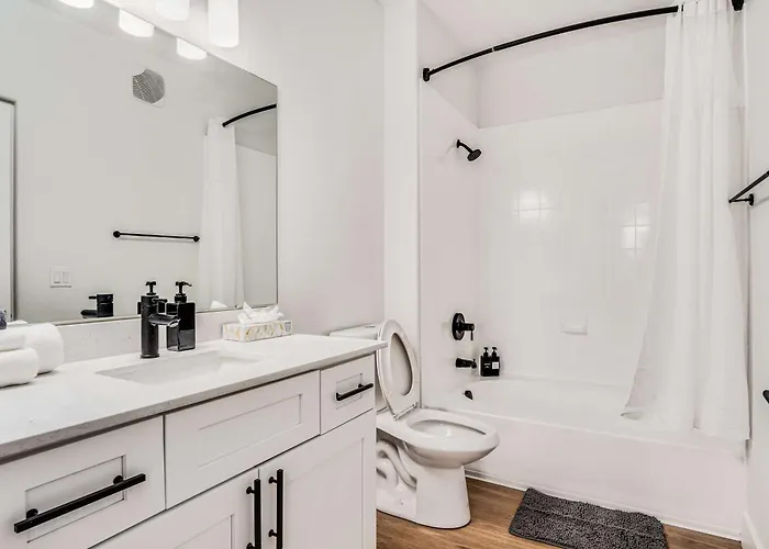 Boulevard 2br By Stadium Pool Parking Gym 07 * Glendale