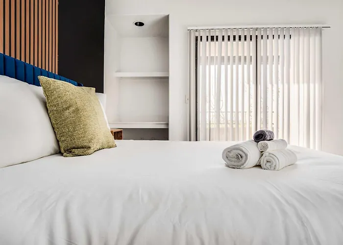 Boulevard 2br By Stadium Pool Parking Gym 07 Glendale
