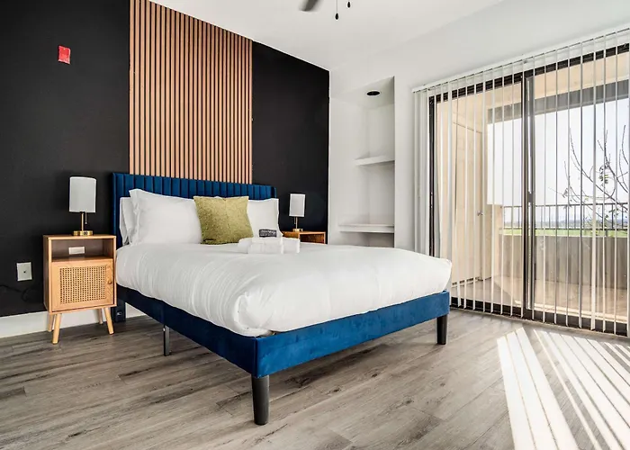 Boulevard 2br By Stadium Pool Parking Gym 07
